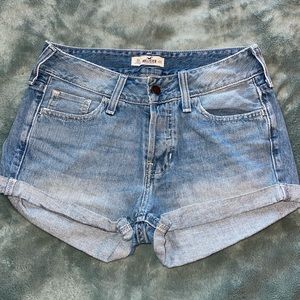 Hollister shorts size 00
